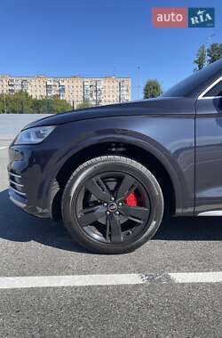 Внедорожник / Кроссовер Audi Q5 2018 в 