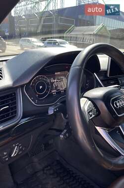 Внедорожник / Кроссовер Audi Q5 2018 в 