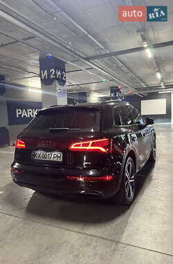 Внедорожник / Кроссовер Audi Q5 2018 в 