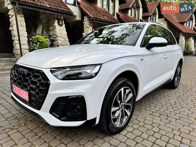 Внедорожник / Кроссовер Audi Q5 2024 в 