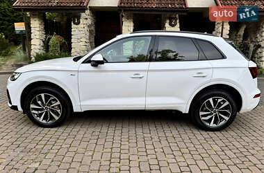 Внедорожник / Кроссовер Audi Q5 2024 в 