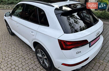 Внедорожник / Кроссовер Audi Q5 2024 в 