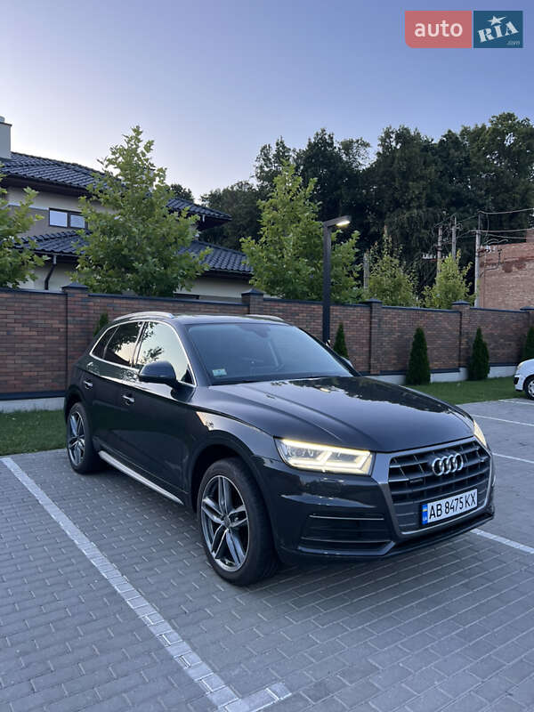 Внедорожник / Кроссовер Audi Q5 2018 в 