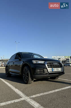 Внедорожник / Кроссовер Audi Q5 2017 в 