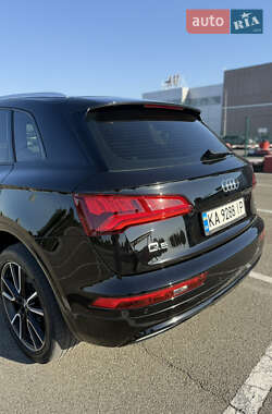 Внедорожник / Кроссовер Audi Q5 2017 в 