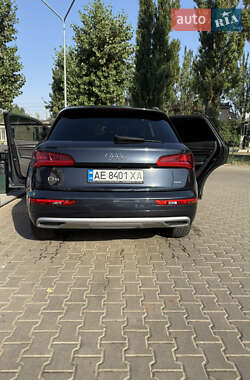 Внедорожник / Кроссовер Audi Q5 2017 в 