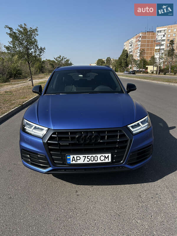 Внедорожник / Кроссовер Audi Q5 2018 в 