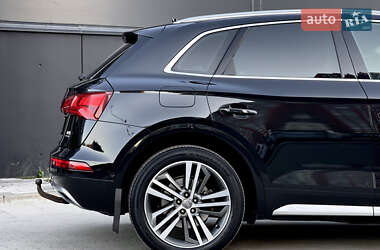 Внедорожник / Кроссовер Audi Q5 2017 в 