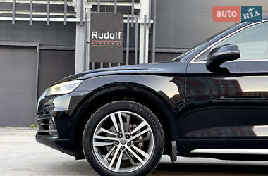 Внедорожник / Кроссовер Audi Q5 2017 в 