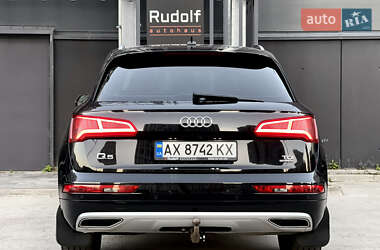 Внедорожник / Кроссовер Audi Q5 2017 в 