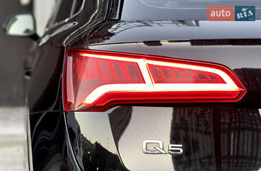Внедорожник / Кроссовер Audi Q5 2017 в 