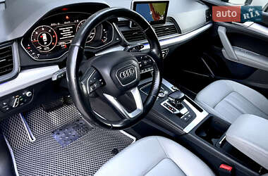 Внедорожник / Кроссовер Audi Q5 2017 в 