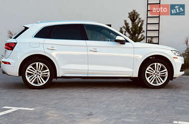 Внедорожник / Кроссовер Audi Q5 2018 в 