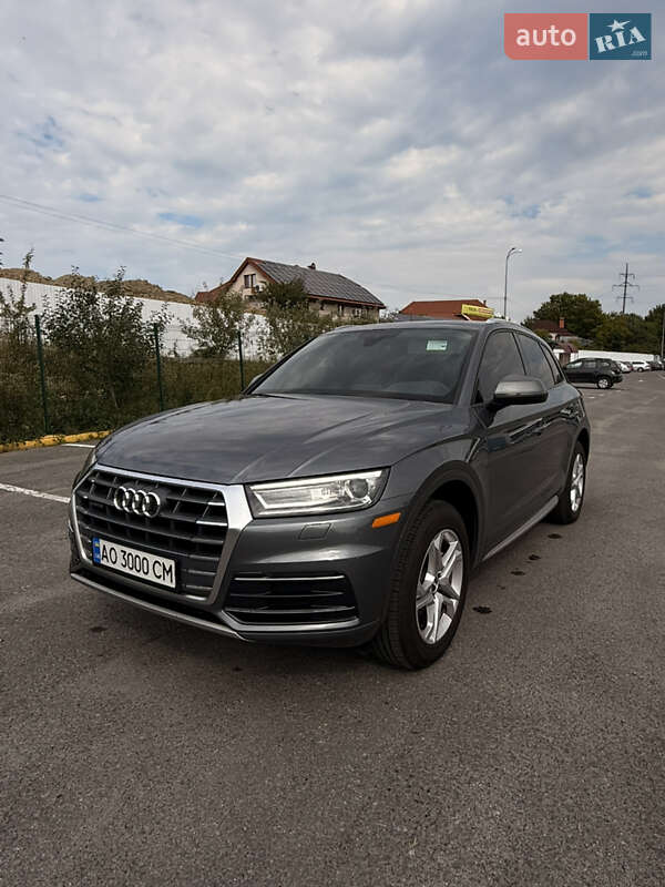 Внедорожник / Кроссовер Audi Q5 2017 в 