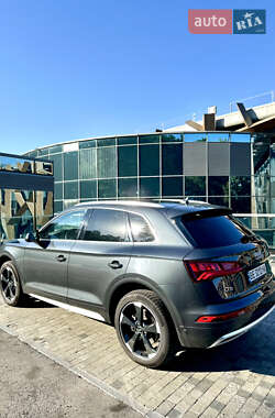 Внедорожник / Кроссовер Audi Q5 2018 в 