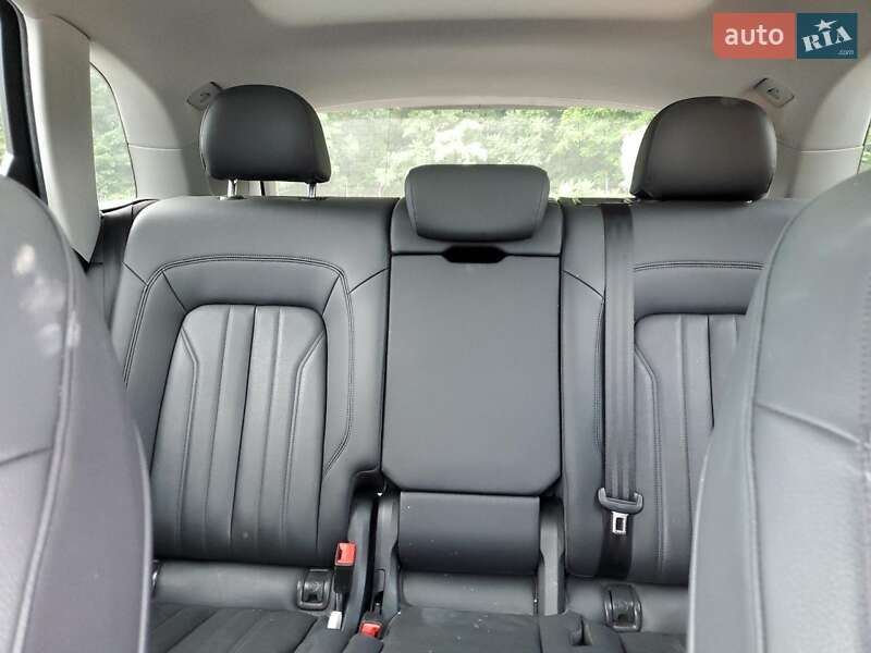 Внедорожник / Кроссовер Audi Q5 2019 в Киеве