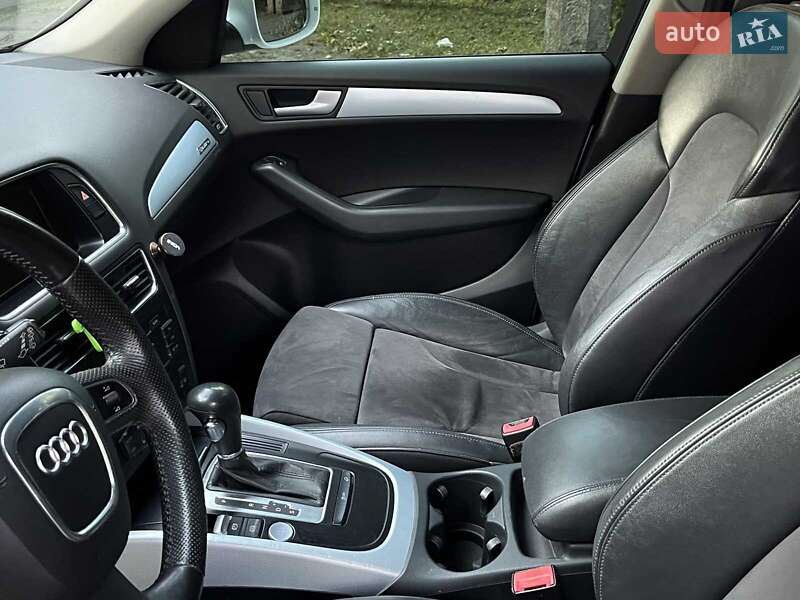Внедорожник / Кроссовер Audi Q5 2011 в Киеве