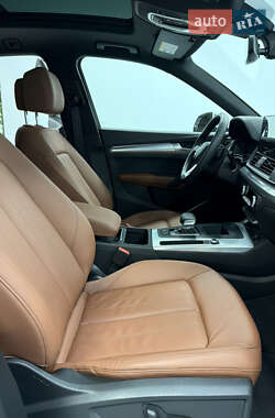 Позашляховик / Кросовер Audi Q5 2022 в 