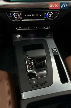 Позашляховик / Кросовер Audi Q5 2022 в 