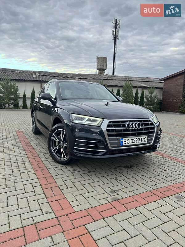 Позашляховик / Кросовер Audi Q5 2019 в 