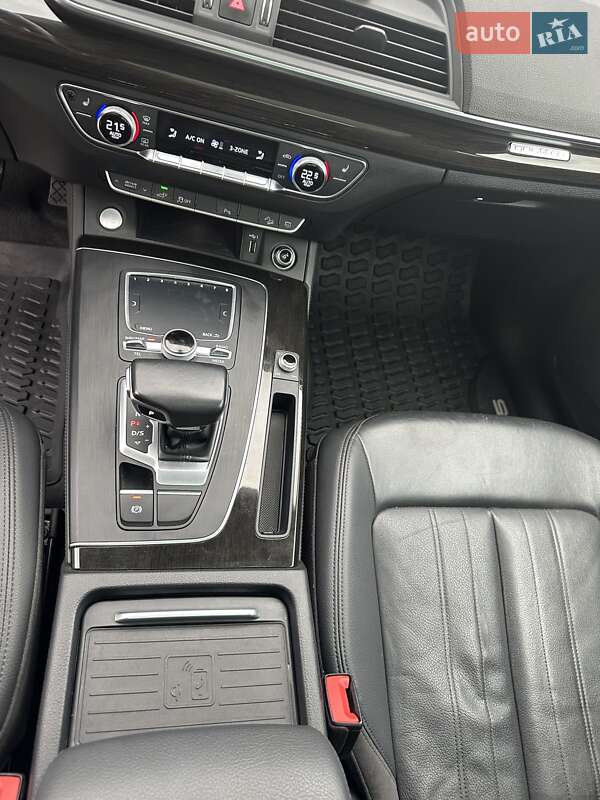 Внедорожник / Кроссовер Audi Q5 2019 в Львове