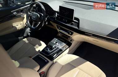 Позашляховик / Кросовер Audi Q5 2018 в 