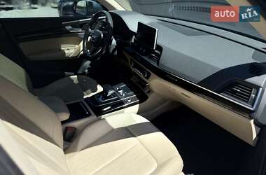 Позашляховик / Кросовер Audi Q5 2018 в 