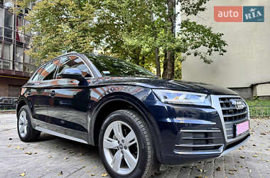 Внедорожник / Кроссовер Audi Q5 2018 в 