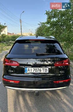 Внедорожник / Кроссовер Audi Q5 2017 в 