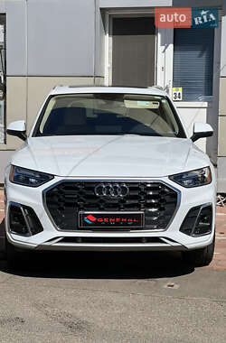 Внедорожник / Кроссовер Audi Q5 2023 в 