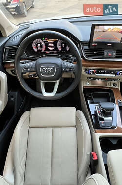 Внедорожник / Кроссовер Audi Q5 2023 в 