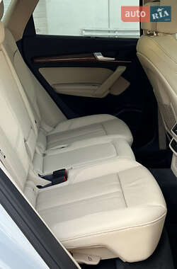 Внедорожник / Кроссовер Audi Q5 2023 в 