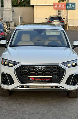 Внедорожник / Кроссовер Audi Q5 2023 в 