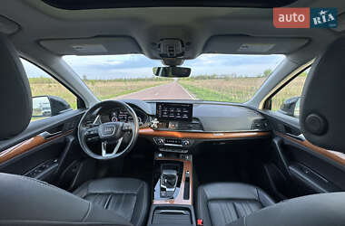 Внедорожник / Кроссовер Audi Q5 2021 в 
