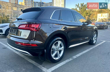 Внедорожник / Кроссовер Audi Q5 2017 в 