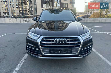 Внедорожник / Кроссовер Audi Q5 2017 в 