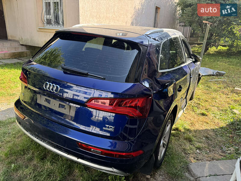Внедорожник / Кроссовер Audi Q5 2018 в 