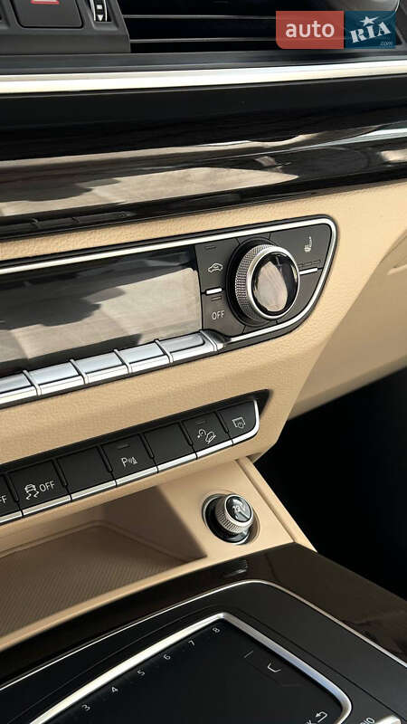 Внедорожник / Кроссовер Audi Q5 2017 в Ровно