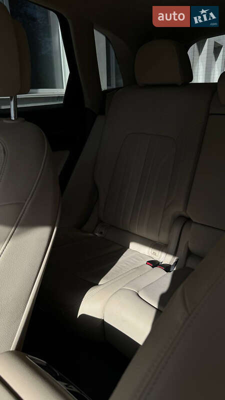 Внедорожник / Кроссовер Audi Q5 2017 в Ровно