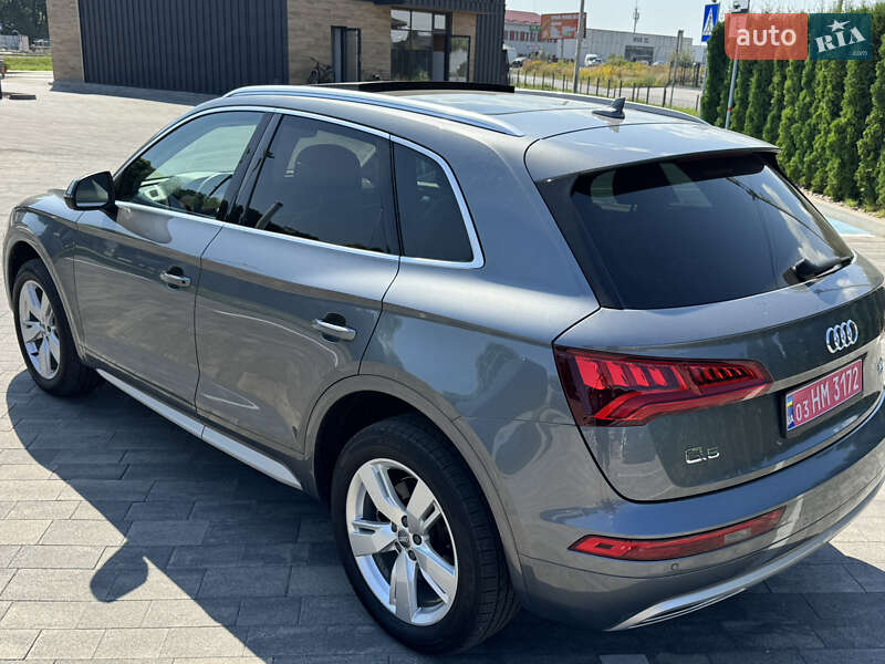Внедорожник / Кроссовер Audi Q5 2017 в Луцке