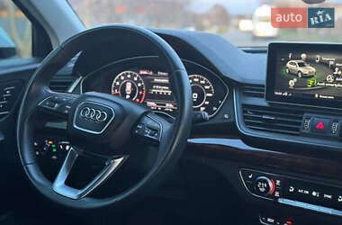 Внедорожник / Кроссовер Audi Q5 2017 в 