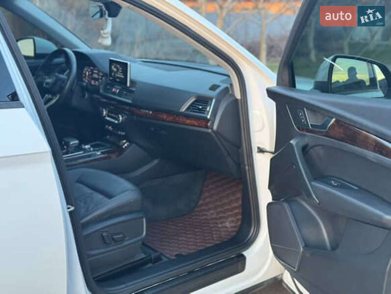 Позашляховик / Кросовер Audi Q5 2017 в Сумах