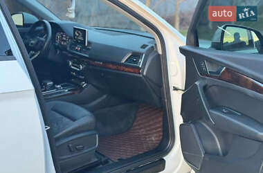 Внедорожник / Кроссовер Audi Q5 2017 в 