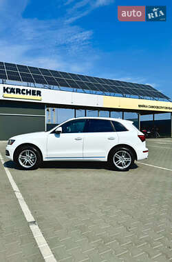 Внедорожник / Кроссовер Audi Q5 2015 в 