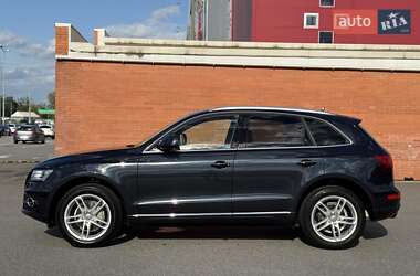 Внедорожник / Кроссовер Audi Q5 2016 в 