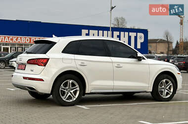 Внедорожник / Кроссовер Audi Q5 2018 в 