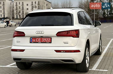 Внедорожник / Кроссовер Audi Q5 2018 в 