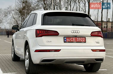 Внедорожник / Кроссовер Audi Q5 2018 в 