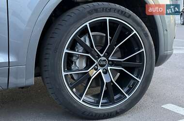 Позашляховик / Кросовер Audi Q5 2019 в 