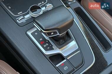 Позашляховик / Кросовер Audi Q5 2019 в 
